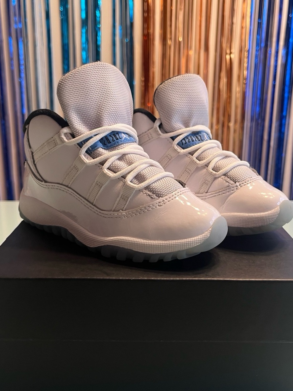 Nike Air Jordan 11 Retro TD White Hydrogen Blue Toddler Size 10C w/ Box